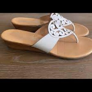 Brighton “Lavern” White Leather Sandals. Sz. 9m